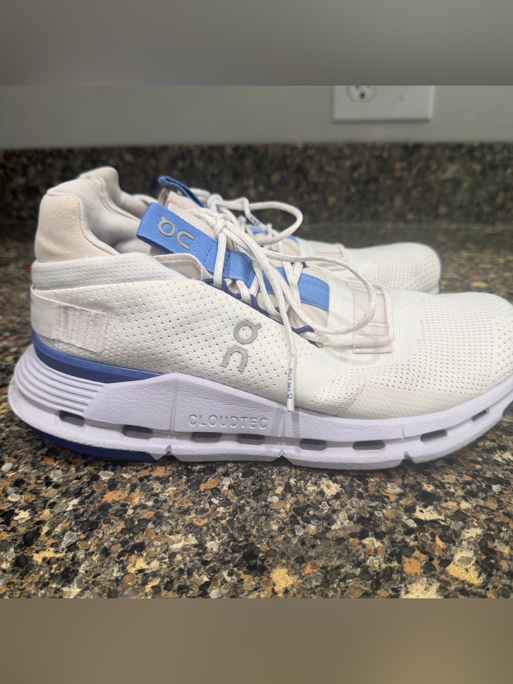 On Running Cloudtec ladies 7 White & Blue Running Shoes